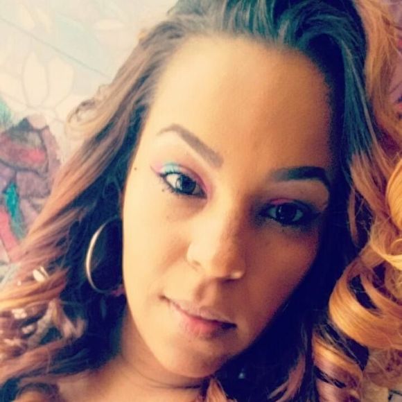 Meet your Posher, Britt - Picture 1 of 1